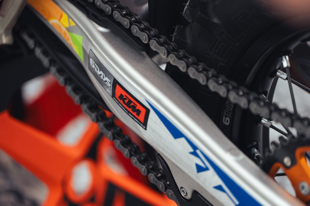 KTM presenta le EXC 6DAYS 2026